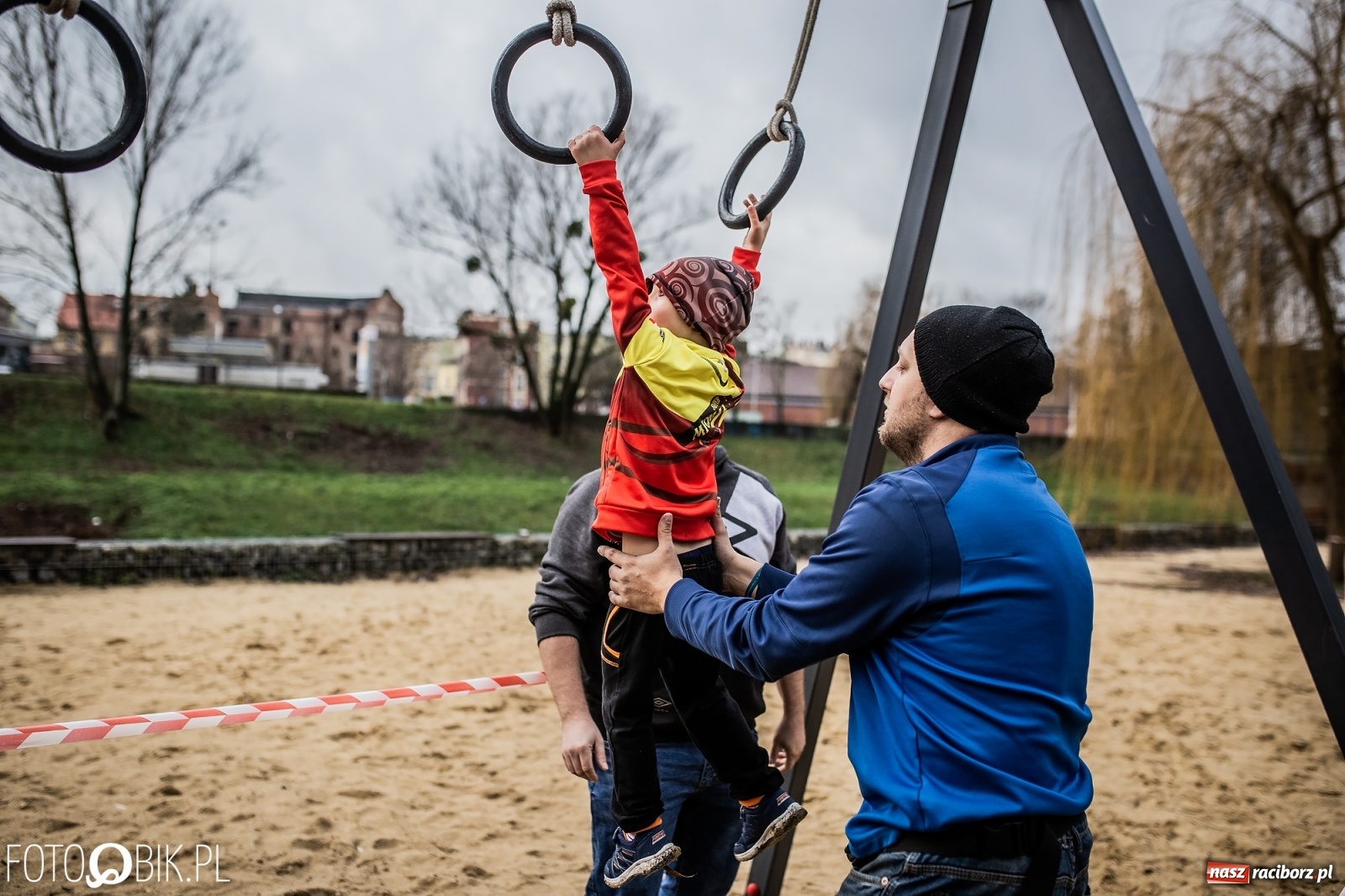Zdjęcie w galerii na portalu naszraciborz.pl: Bieg przeszkodowy OCR dla dzieci na stadionie miejskim w Raciborzu wiadomości z regionu