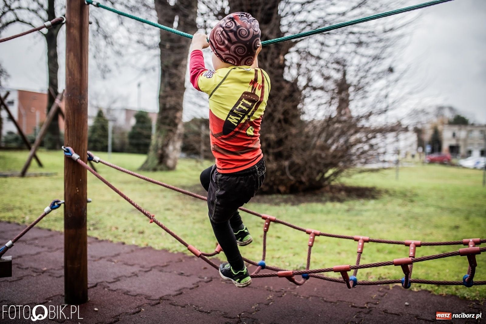 Zdjęcie w galerii na portalu naszraciborz.pl: Bieg przeszkodowy OCR dla dzieci na stadionie miejskim w Raciborzu wiadomości z regionu
