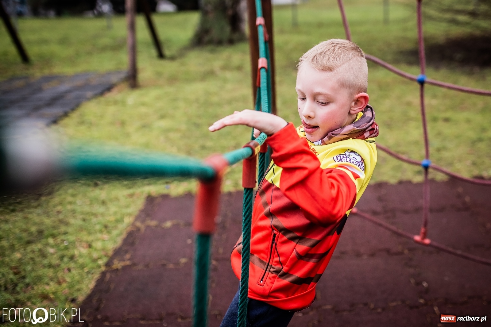 Zdjęcie w galerii na portalu naszraciborz.pl: Bieg przeszkodowy OCR dla dzieci na stadionie miejskim w Raciborzu wiadomości z regionu