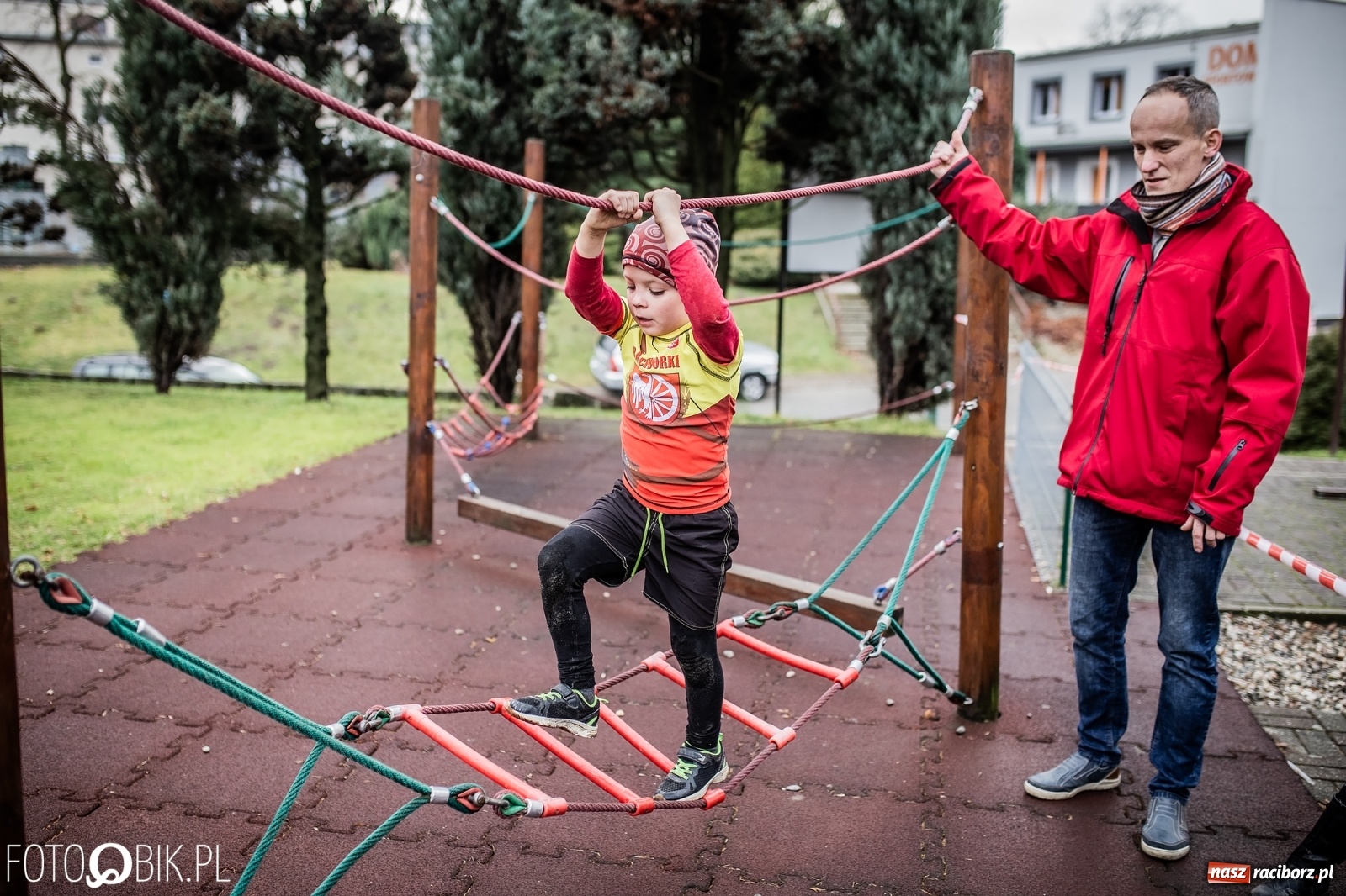 Zdjęcie w galerii na portalu naszraciborz.pl: Bieg przeszkodowy OCR dla dzieci na stadionie miejskim w Raciborzu wiadomości z regionu
