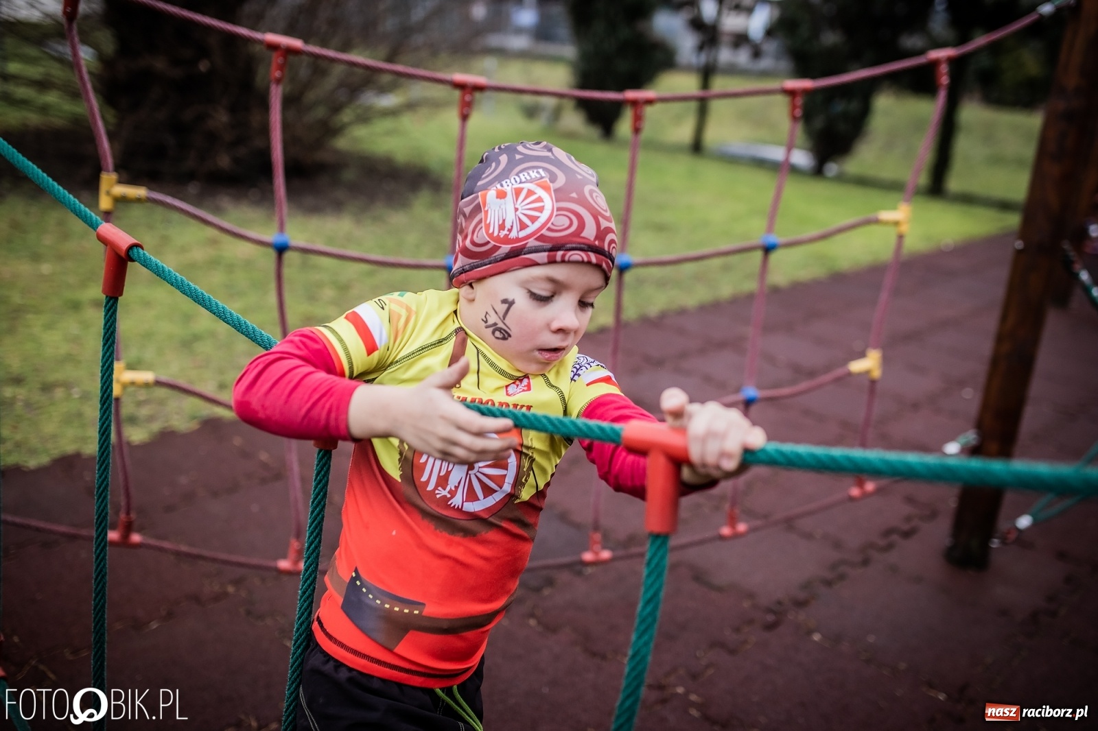 Zdjęcie w galerii na portalu naszraciborz.pl: Bieg przeszkodowy OCR dla dzieci na stadionie miejskim w Raciborzu wiadomości z regionu