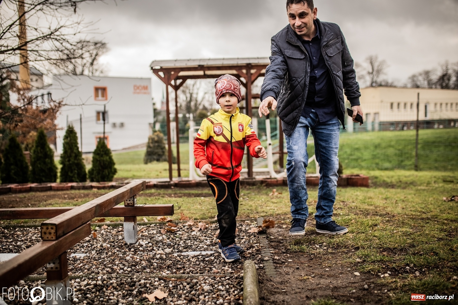 Zdjęcie w galerii na portalu naszraciborz.pl: Bieg przeszkodowy OCR dla dzieci na stadionie miejskim w Raciborzu wiadomości z regionu