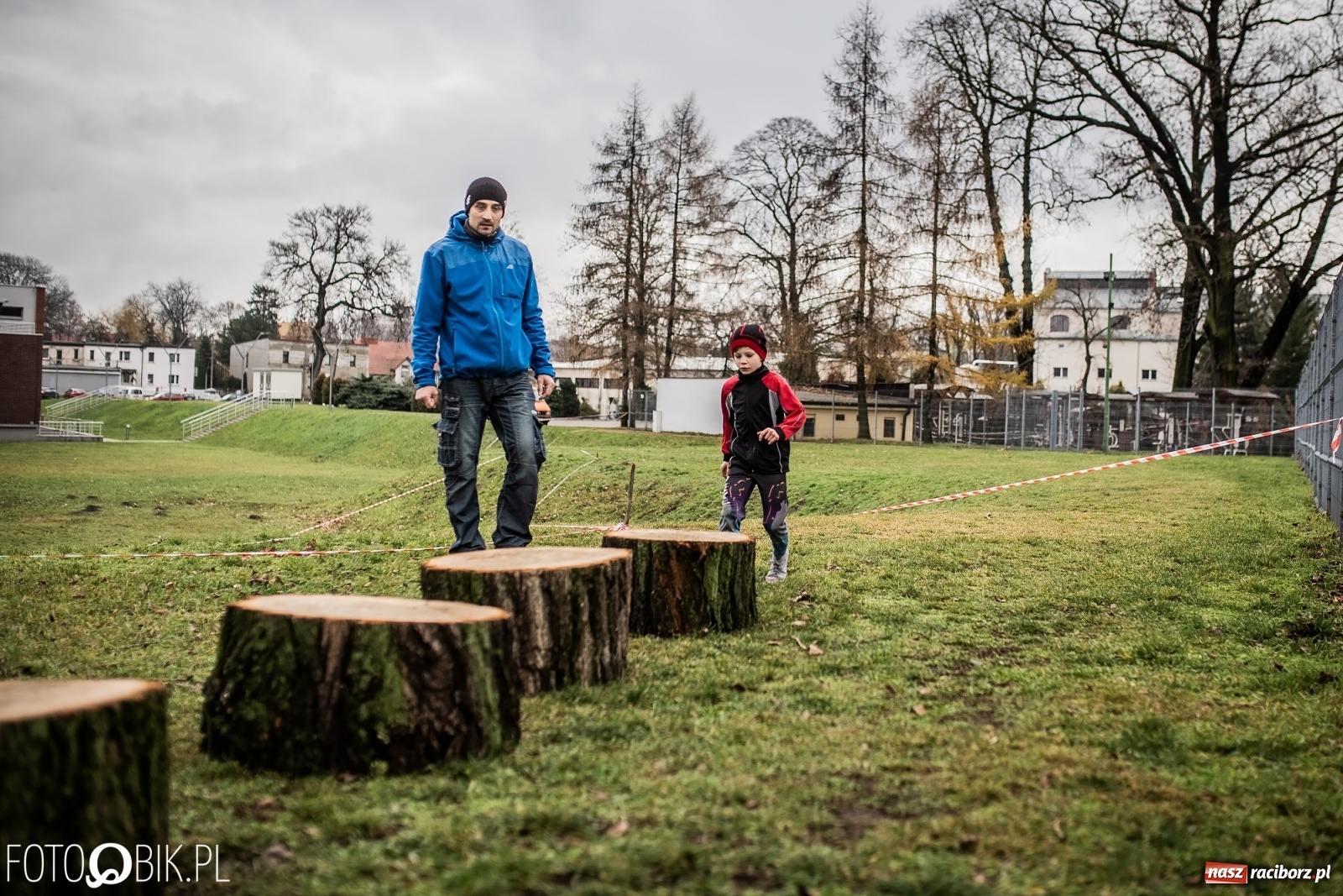 Zdjęcie w galerii na portalu naszraciborz.pl: Bieg przeszkodowy OCR dla dzieci na stadionie miejskim w Raciborzu wiadomości z regionu