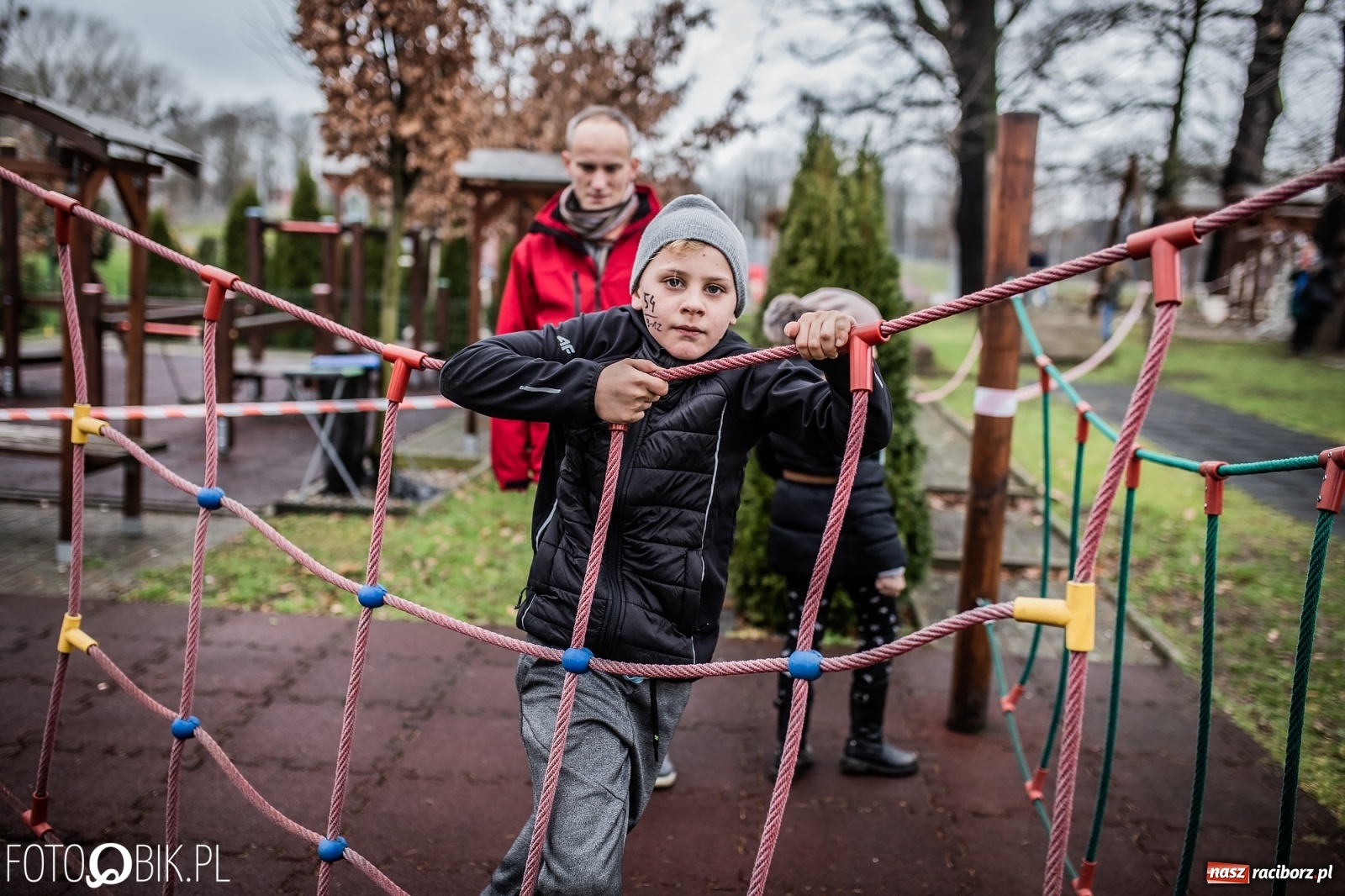 Zdjęcie w galerii na portalu naszraciborz.pl: Bieg przeszkodowy OCR dla dzieci na stadionie miejskim w Raciborzu wiadomości z regionu