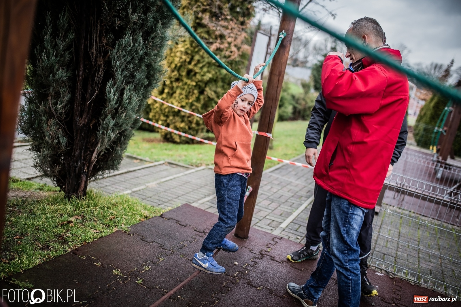 Zdjęcie w galerii na portalu naszraciborz.pl: Bieg przeszkodowy OCR dla dzieci na stadionie miejskim w Raciborzu wiadomości z regionu