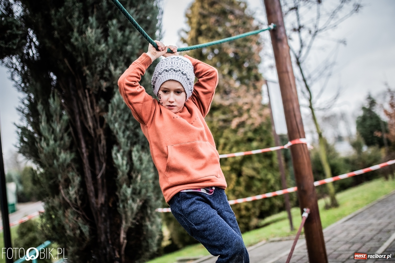 Zdjęcie w galerii na portalu naszraciborz.pl: Bieg przeszkodowy OCR dla dzieci na stadionie miejskim w Raciborzu wiadomości z regionu