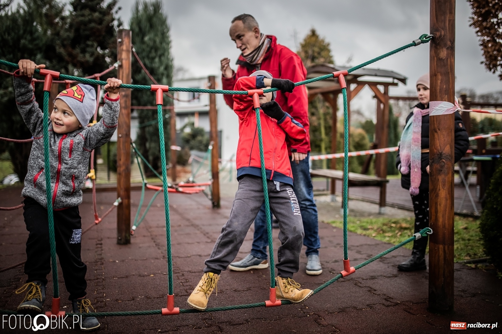 Zdjęcie w galerii na portalu naszraciborz.pl: Bieg przeszkodowy OCR dla dzieci na stadionie miejskim w Raciborzu wiadomości z regionu