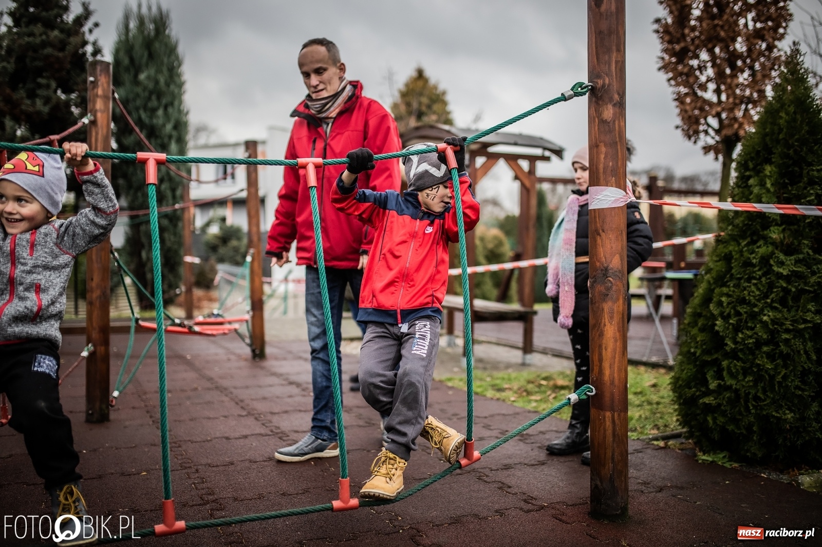 Zdjęcie w galerii na portalu naszraciborz.pl: Bieg przeszkodowy OCR dla dzieci na stadionie miejskim w Raciborzu wiadomości z regionu