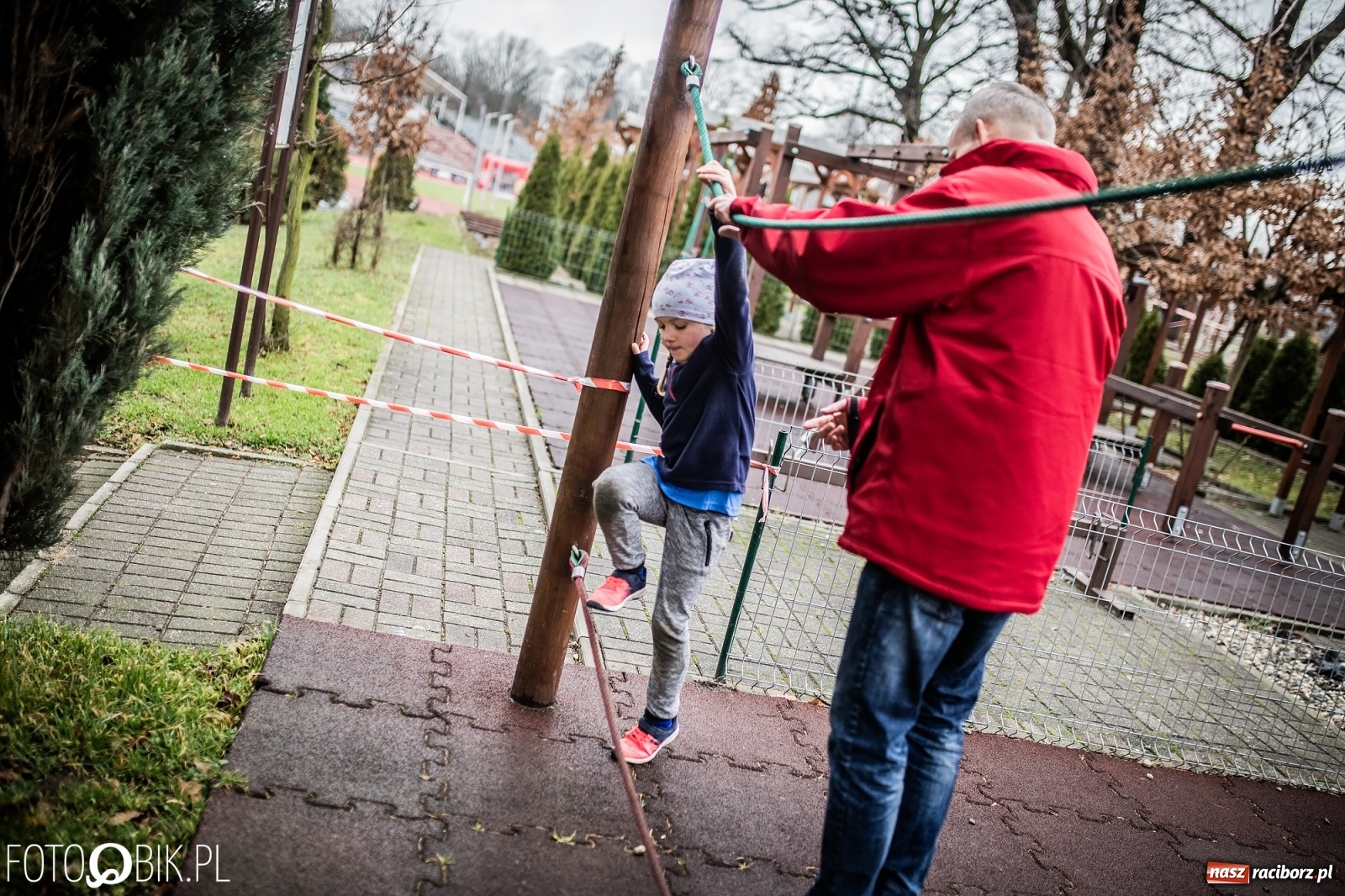 Zdjęcie w galerii na portalu naszraciborz.pl: Bieg przeszkodowy OCR dla dzieci na stadionie miejskim w Raciborzu wiadomości z regionu