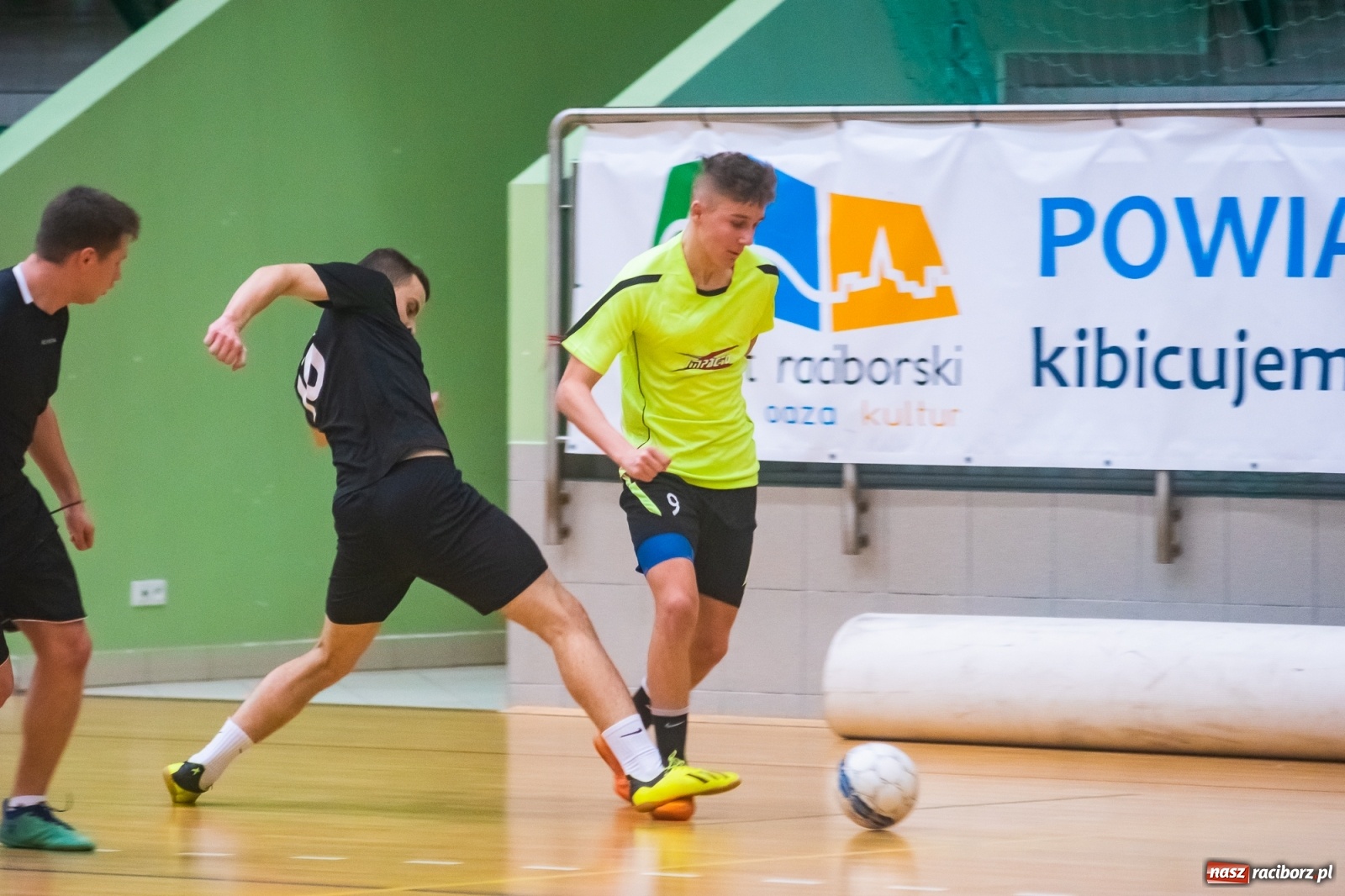 Zdjęcie w galerii na portalu naszraciborz.pl: Futsalowy maraton pełen emocji w Arenie Rafako [FOTO i WIDEO] wiadomości z regionu