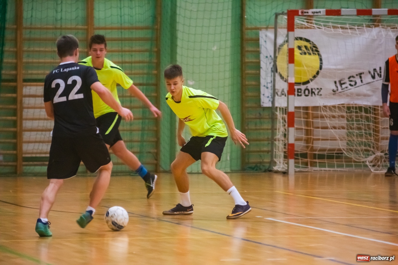 Zdjęcie w galerii na portalu naszraciborz.pl: Futsalowy maraton pełen emocji w Arenie Rafako [FOTO i WIDEO] wiadomości z regionu