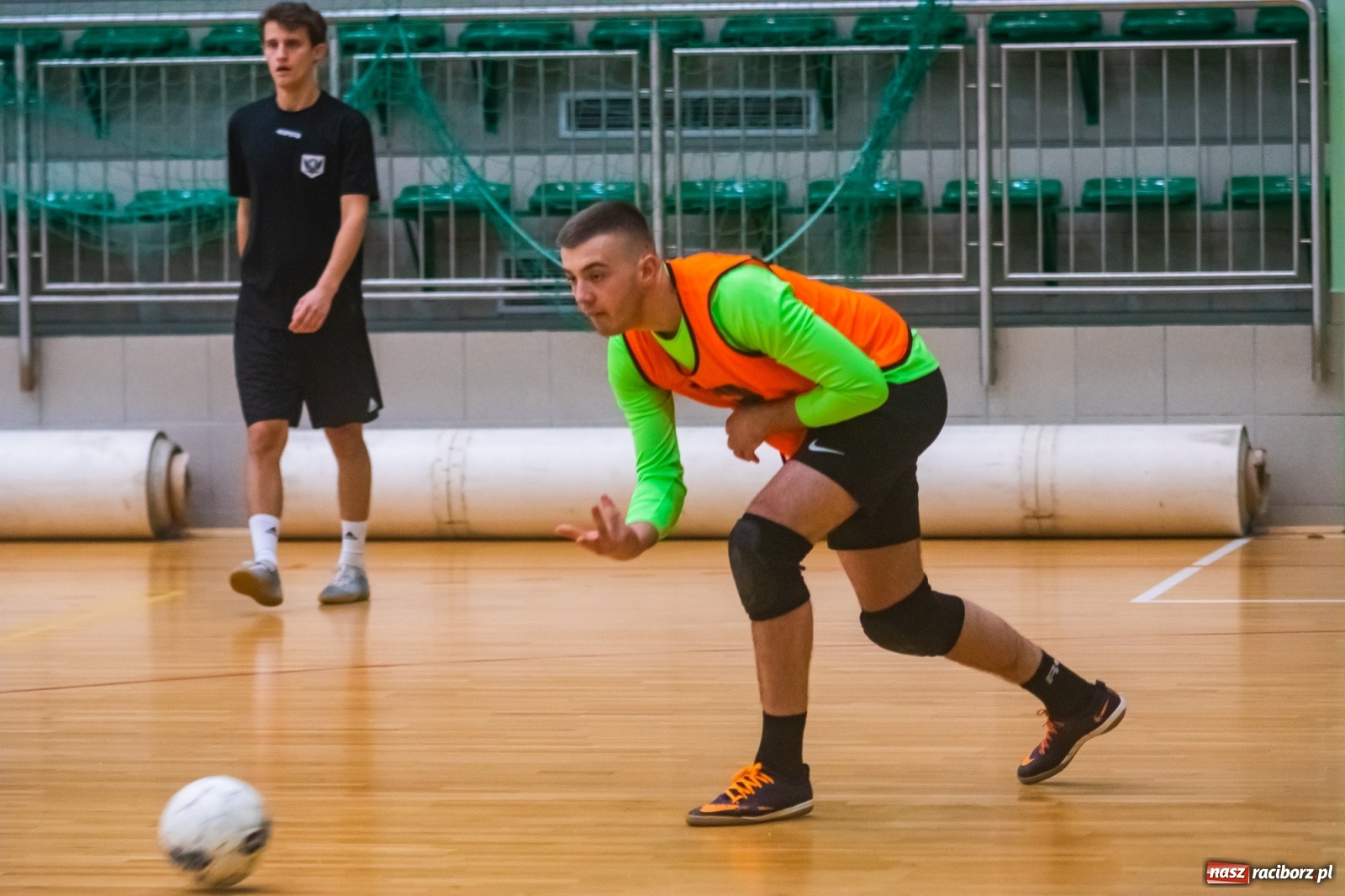 Zdjęcie w galerii na portalu naszraciborz.pl: Futsalowy maraton pełen emocji w Arenie Rafako [FOTO i WIDEO] wiadomości z regionu