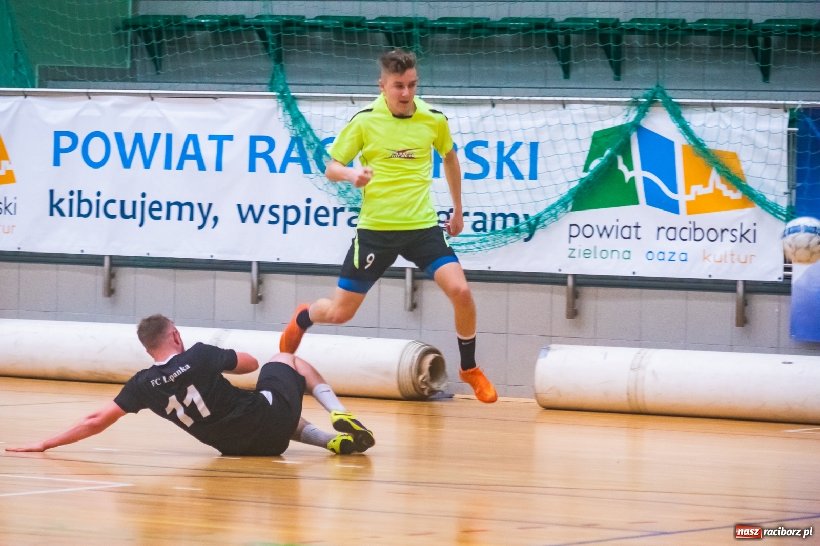 Zdjęcie w galerii na portalu naszraciborz.pl: Futsalowy maraton pełen emocji w Arenie Rafako [FOTO i WIDEO] wiadomości z regionu