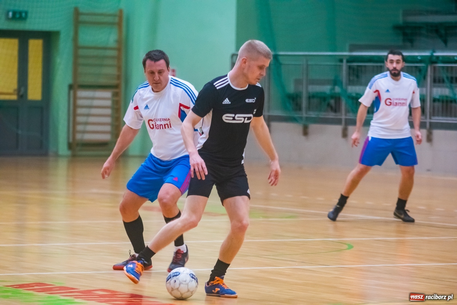 Zdjęcie w galerii na portalu naszraciborz.pl: Futsalowy maraton pełen emocji w Arenie Rafako [FOTO i WIDEO] wiadomości z regionu