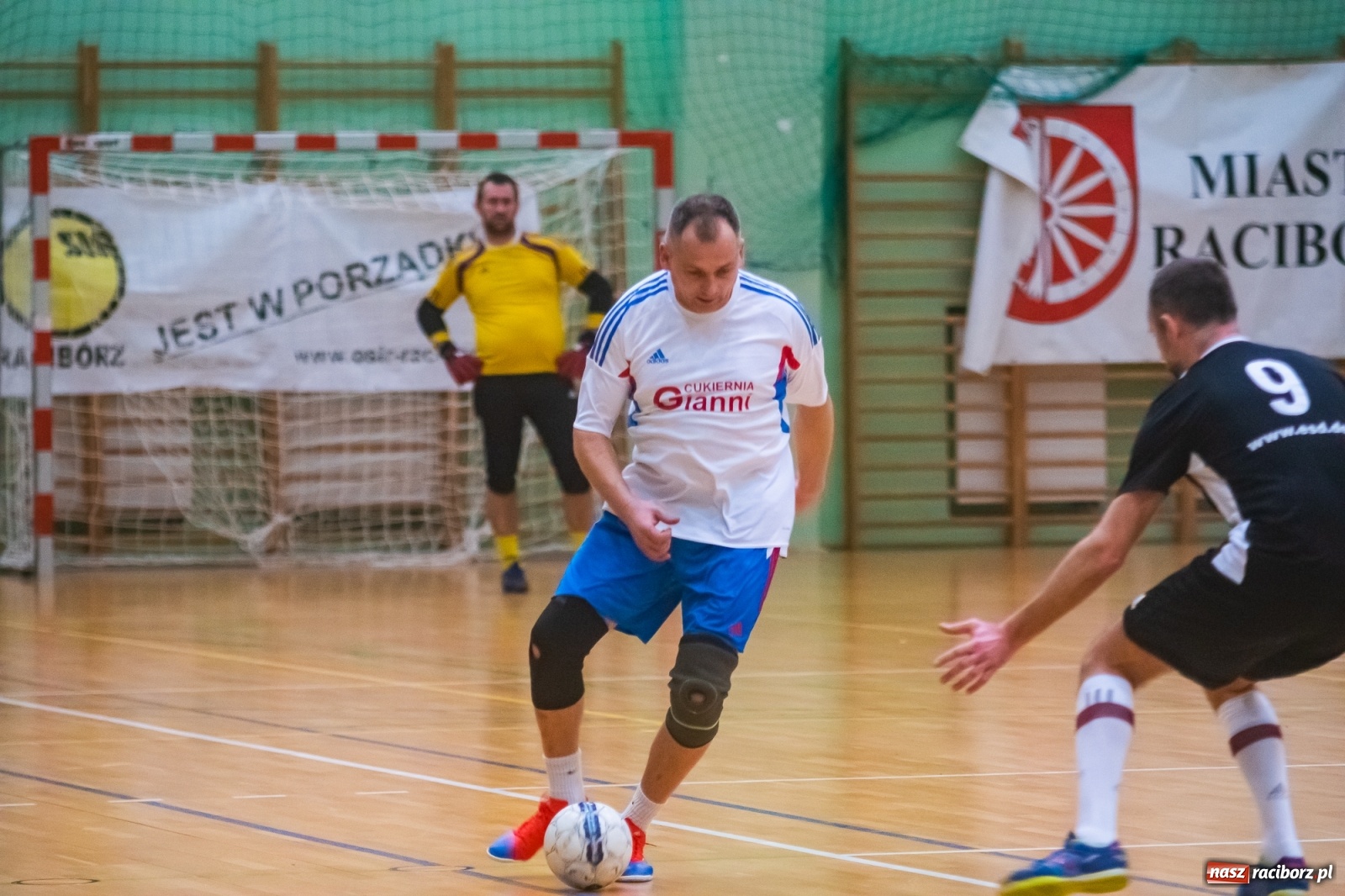 Zdjęcie w galerii na portalu naszraciborz.pl: Futsalowy maraton pełen emocji w Arenie Rafako [FOTO i WIDEO] wiadomości z regionu