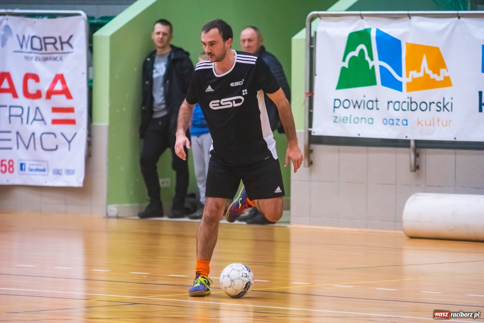 Zdjęcie w galerii na portalu naszraciborz.pl: Futsalowy maraton pełen emocji w Arenie Rafako [FOTO i WIDEO] wiadomości z regionu