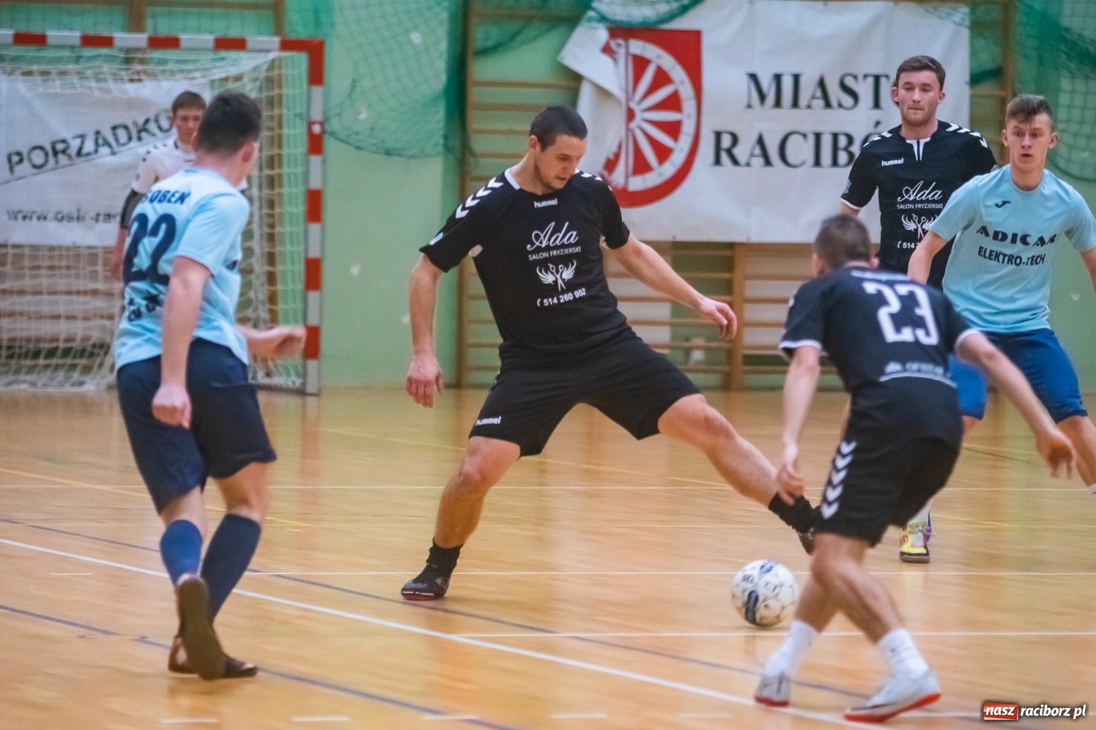 Zdjęcie w galerii na portalu naszraciborz.pl: Futsalowy maraton pełen emocji w Arenie Rafako [FOTO i WIDEO] wiadomości z regionu