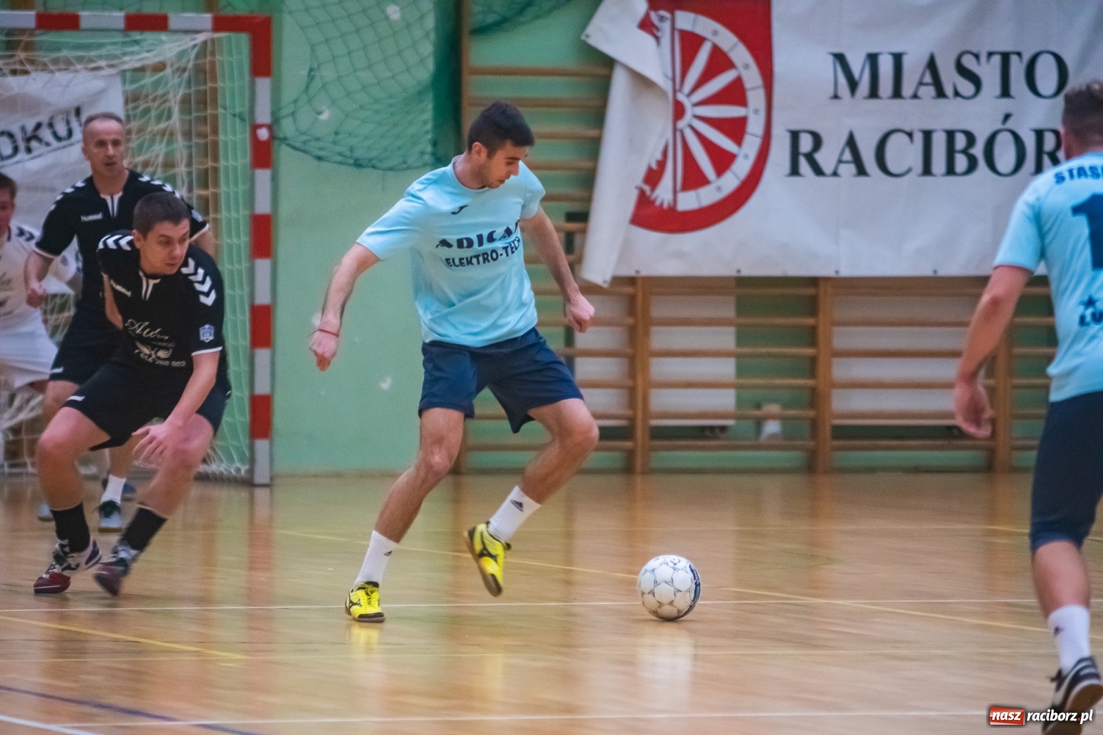 Zdjęcie w galerii na portalu naszraciborz.pl: Futsalowy maraton pełen emocji w Arenie Rafako [FOTO i WIDEO] wiadomości z regionu