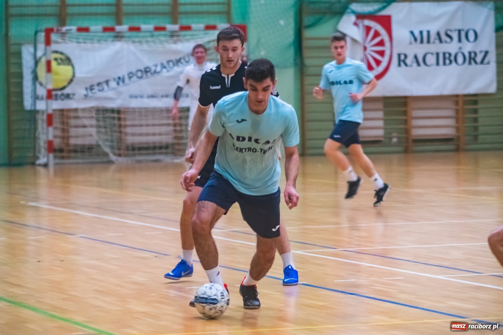 Zdjęcie w galerii na portalu naszraciborz.pl: Futsalowy maraton pełen emocji w Arenie Rafako [FOTO i WIDEO] wiadomości z regionu