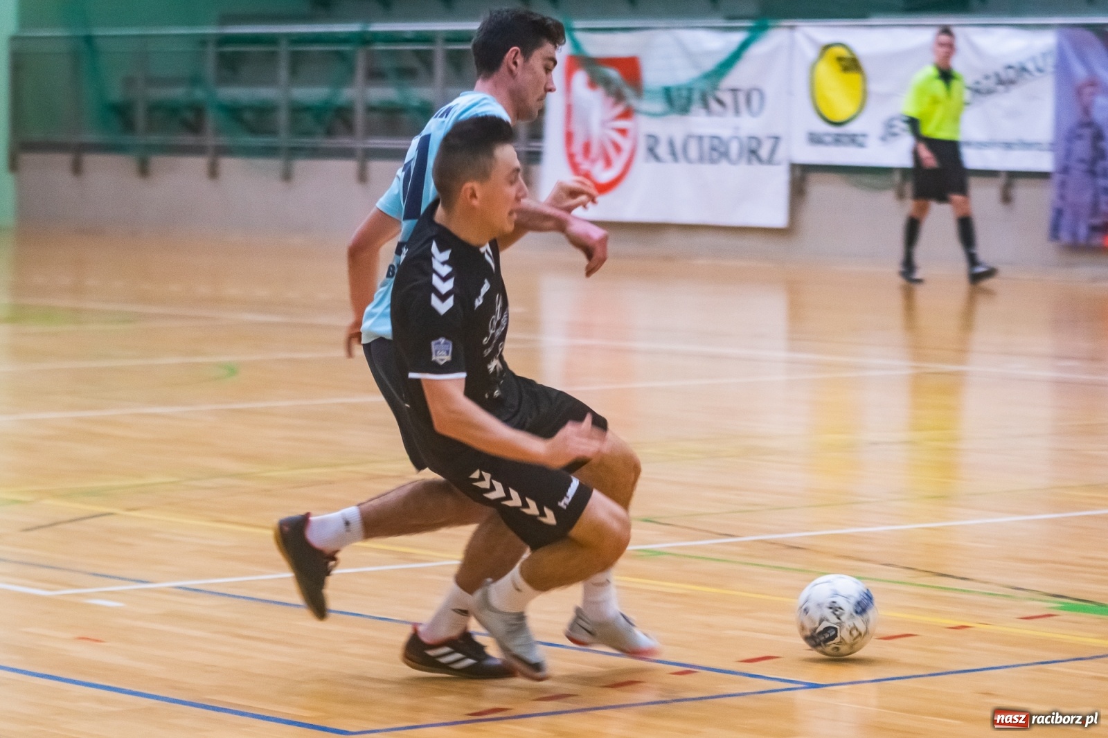 Zdjęcie w galerii na portalu naszraciborz.pl: Futsalowy maraton pełen emocji w Arenie Rafako [FOTO i WIDEO] wiadomości z regionu
