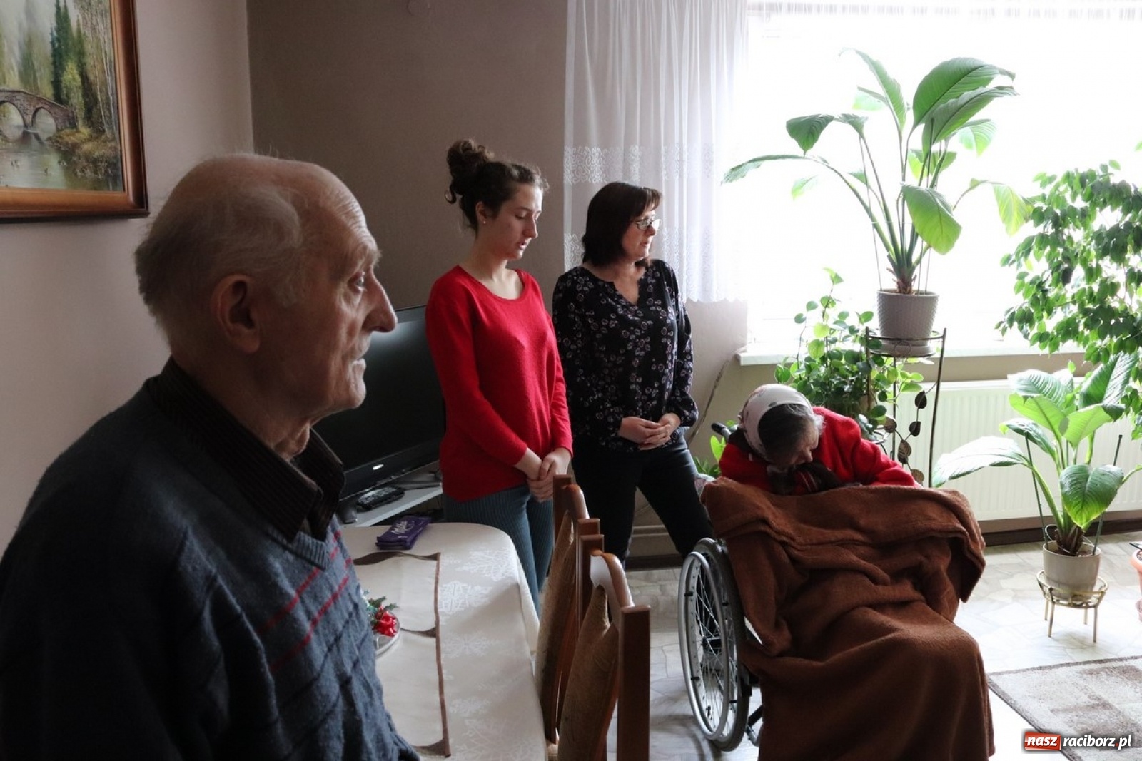 Zdjęcie w galerii na portalu naszraciborz.pl: Świąteczne odwiedziny w Sławikowie  wiadomości z regionu