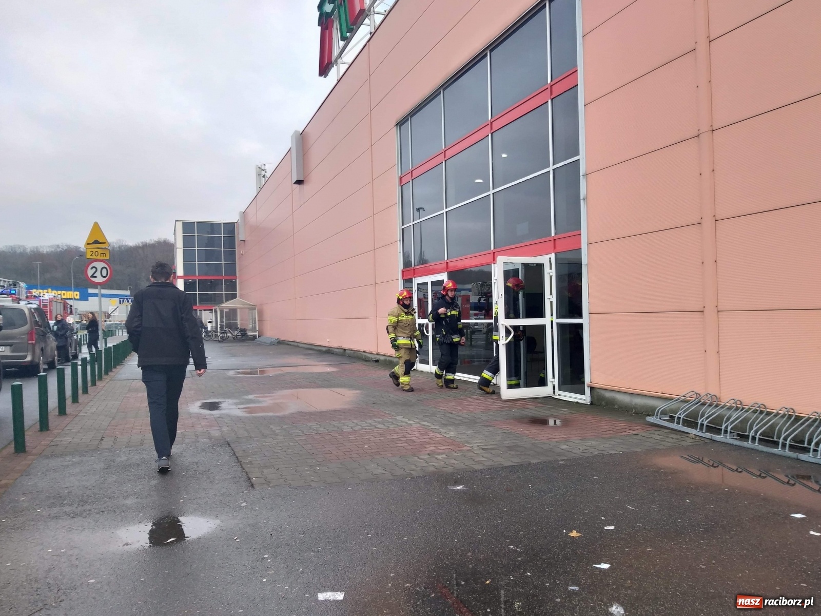 Zdjęcie w galerii na portalu naszraciborz.pl: Podtopienia, pusty kokon, złośliwy alarm i pomoc, która przyszła w porę [FOTO] wiadomości z regionu