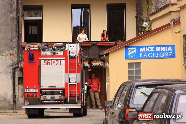 Zdjęcie w galerii na portalu naszraciborz.pl: Dach starej szopy nie wytrzymał wiadomości z regionu