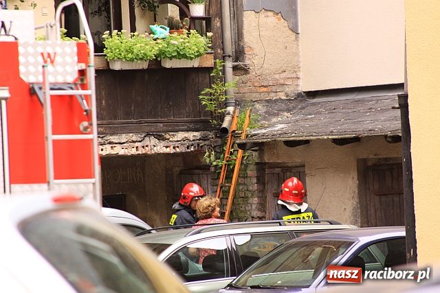 Zdjęcie w galerii na portalu naszraciborz.pl: Dach starej szopy nie wytrzymał wiadomości z regionu