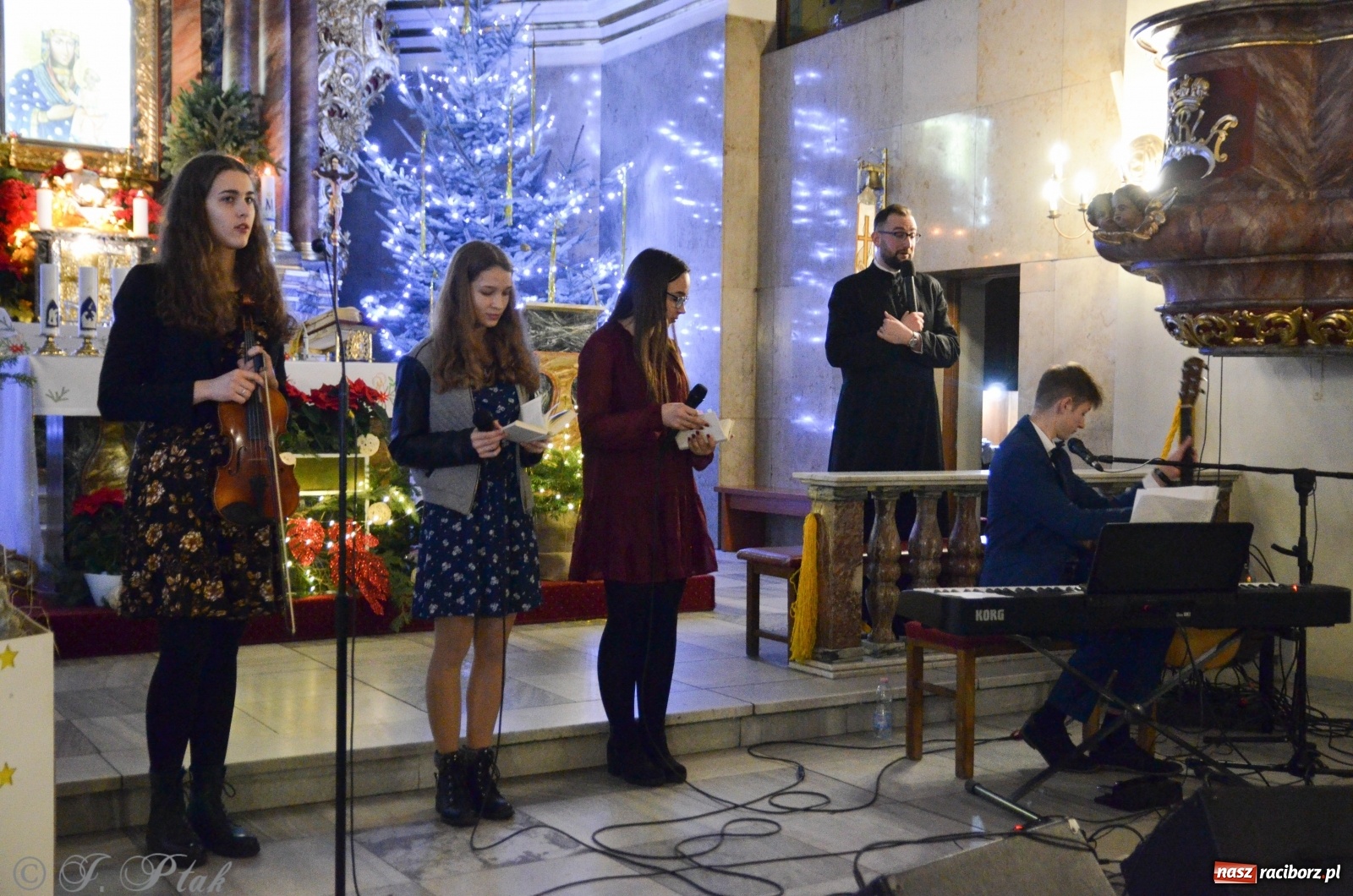 Zdjęcie w galerii na portalu naszraciborz.pl: Raciborskie kolędowanie przy Matce Bożej [FOTO i WIDEO] wiadomości z regionu