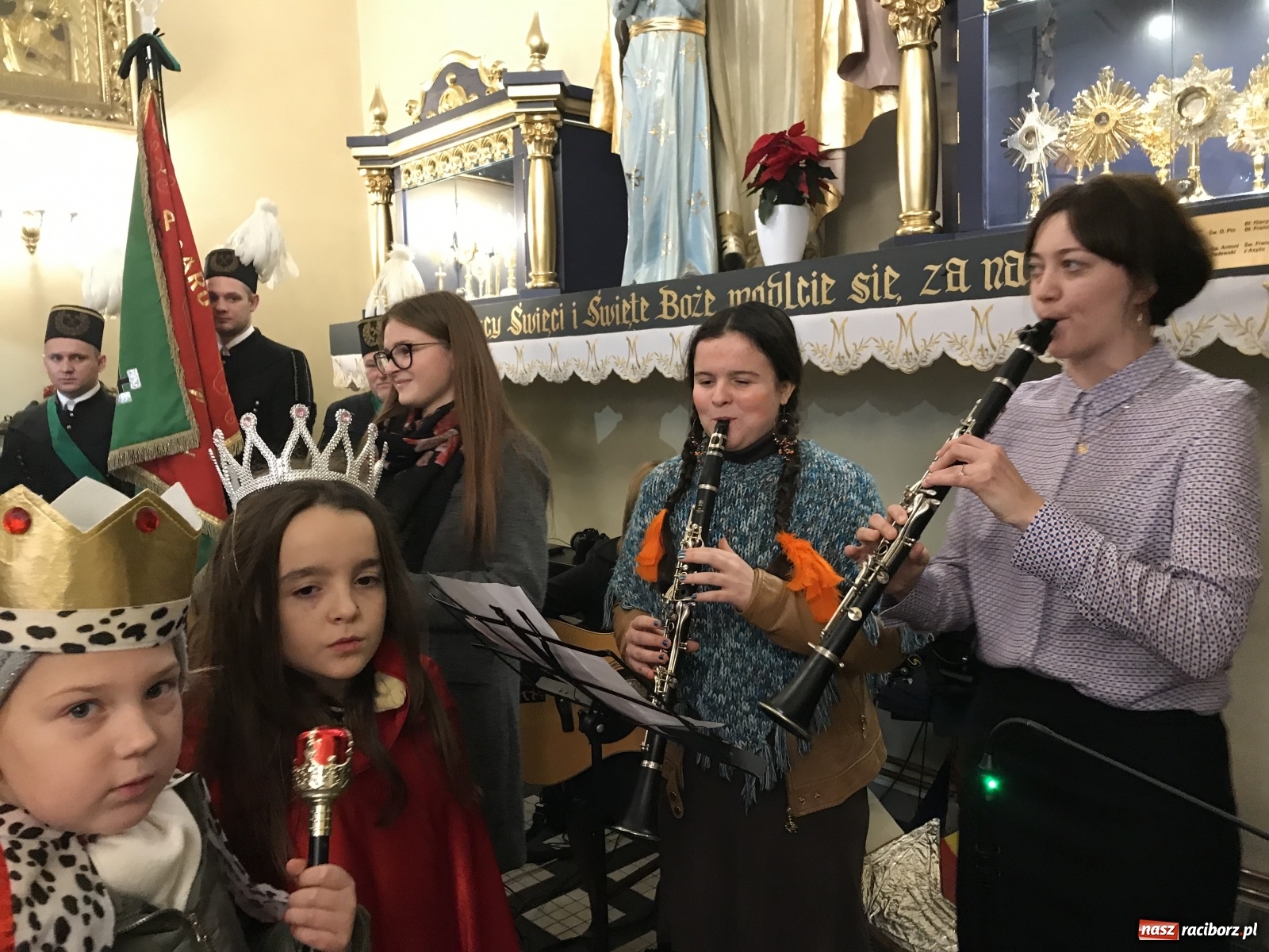 Zdjęcie w galerii na portalu naszraciborz.pl: W Brzeziu odbyło się dziś rozesłanie kolędników misyjnych  wiadomości z regionu