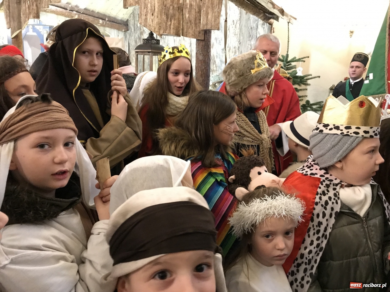 Zdjęcie w galerii na portalu naszraciborz.pl: W Brzeziu odbyło się dziś rozesłanie kolędników misyjnych  wiadomości z regionu