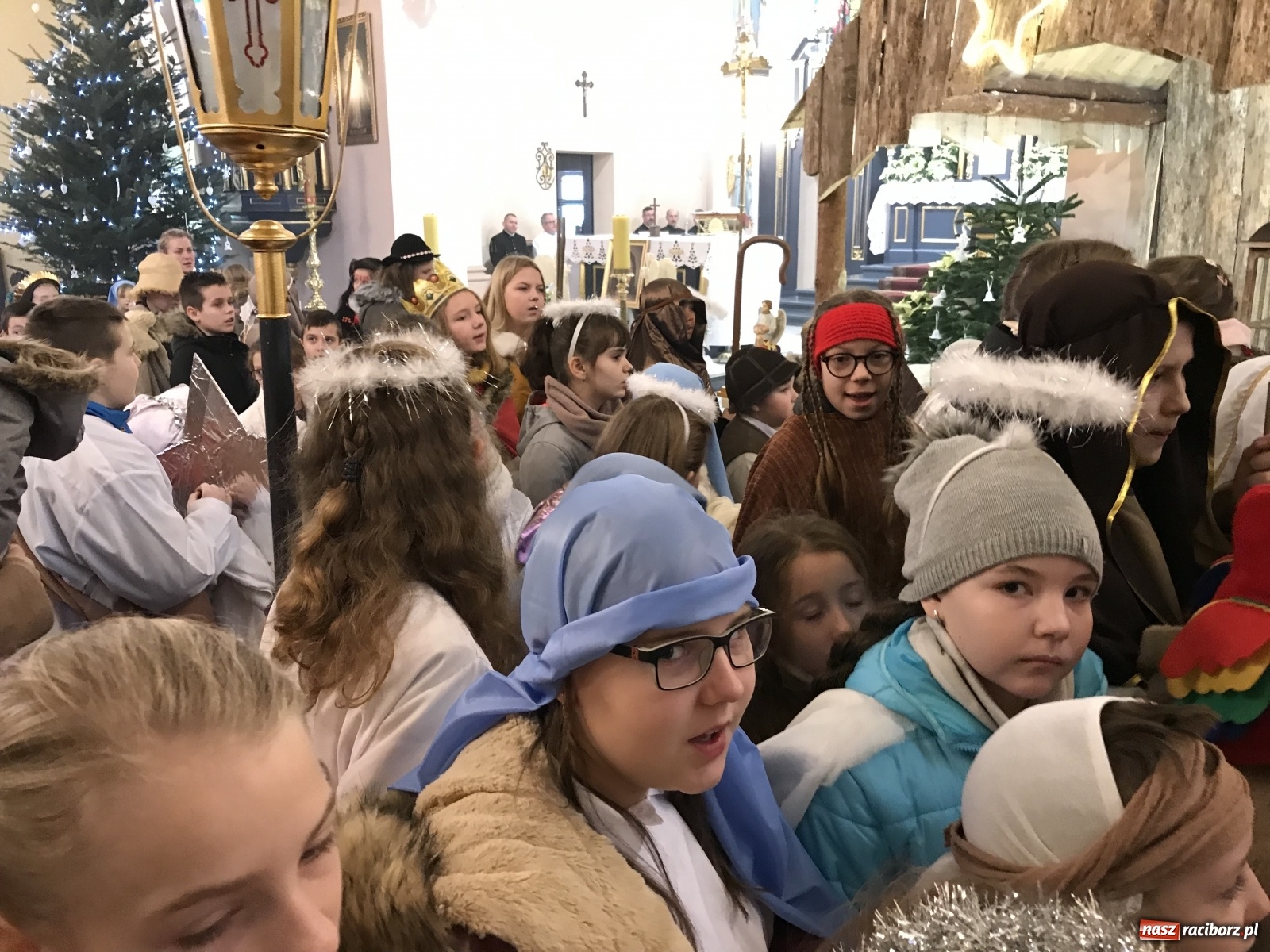 Zdjęcie w galerii na portalu naszraciborz.pl: W Brzeziu odbyło się dziś rozesłanie kolędników misyjnych  wiadomości z regionu