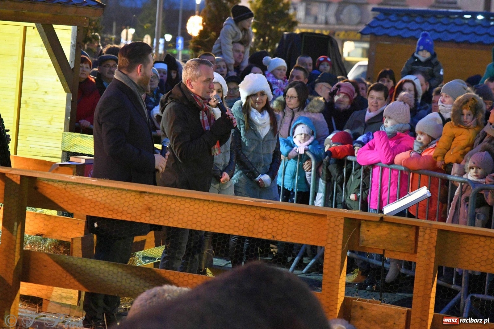 Zdjęcie w galerii na portalu naszraciborz.pl: Raciborskie kolędowanie na Rynku [FOTO i WIDEO] wiadomości z regionu