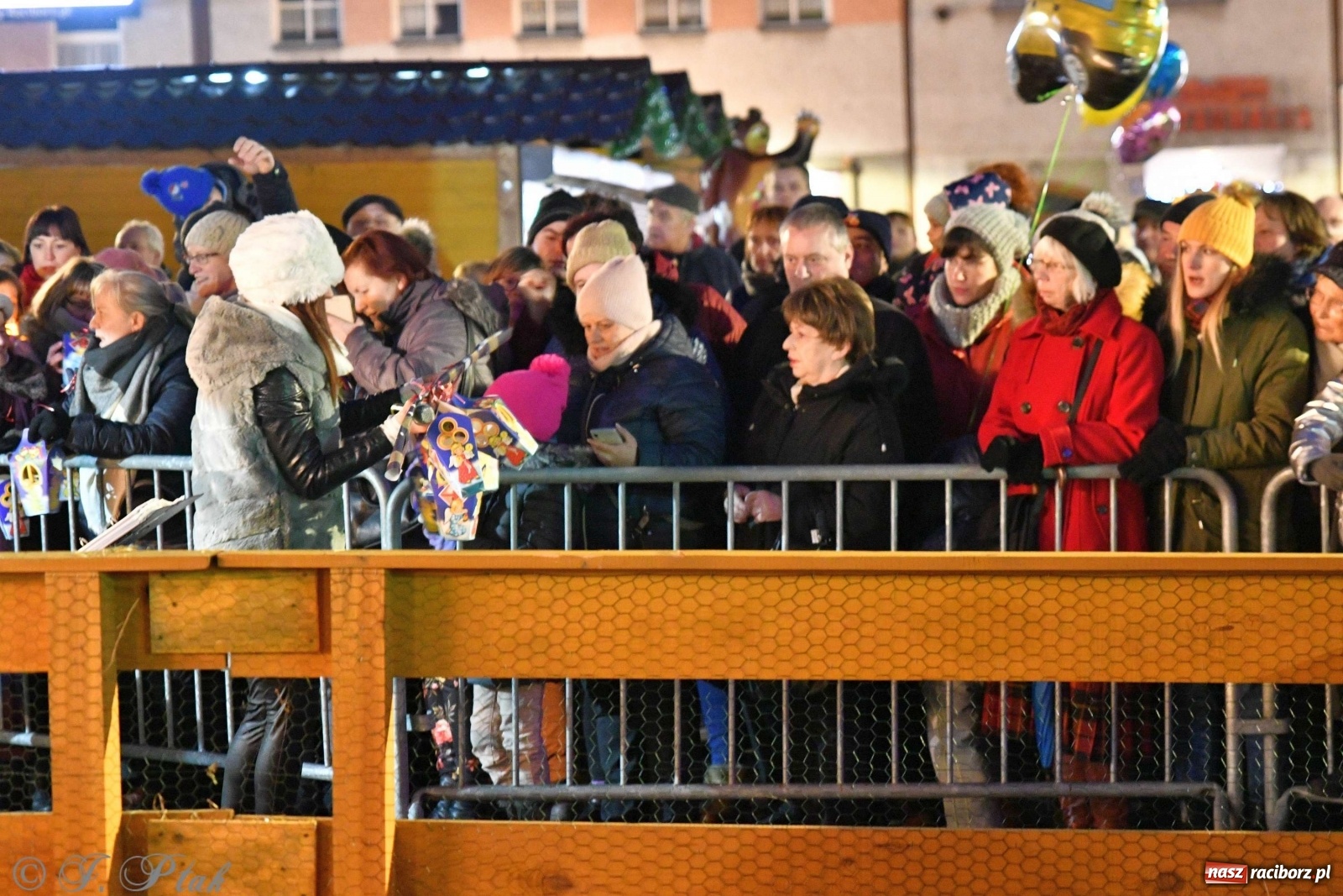 Zdjęcie w galerii na portalu naszraciborz.pl: Raciborskie kolędowanie na Rynku [FOTO i WIDEO] wiadomości z regionu