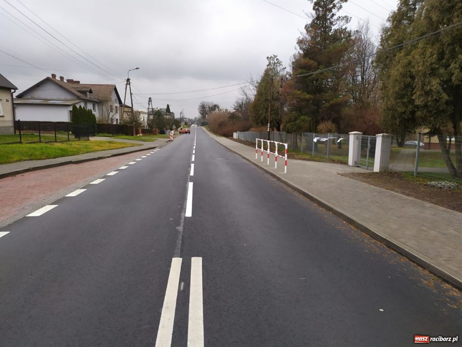 Zdjęcie w galerii na portalu naszraciborz.pl: Ulica Pamiątki w Pogrzebieniu wyremontowana  wiadomości z regionu
