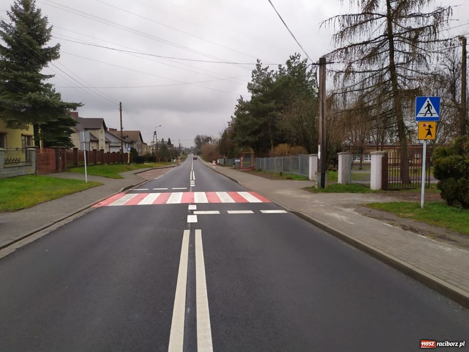 Zdjęcie w galerii na portalu naszraciborz.pl: Ulica Pamiątki w Pogrzebieniu wyremontowana  wiadomości z regionu