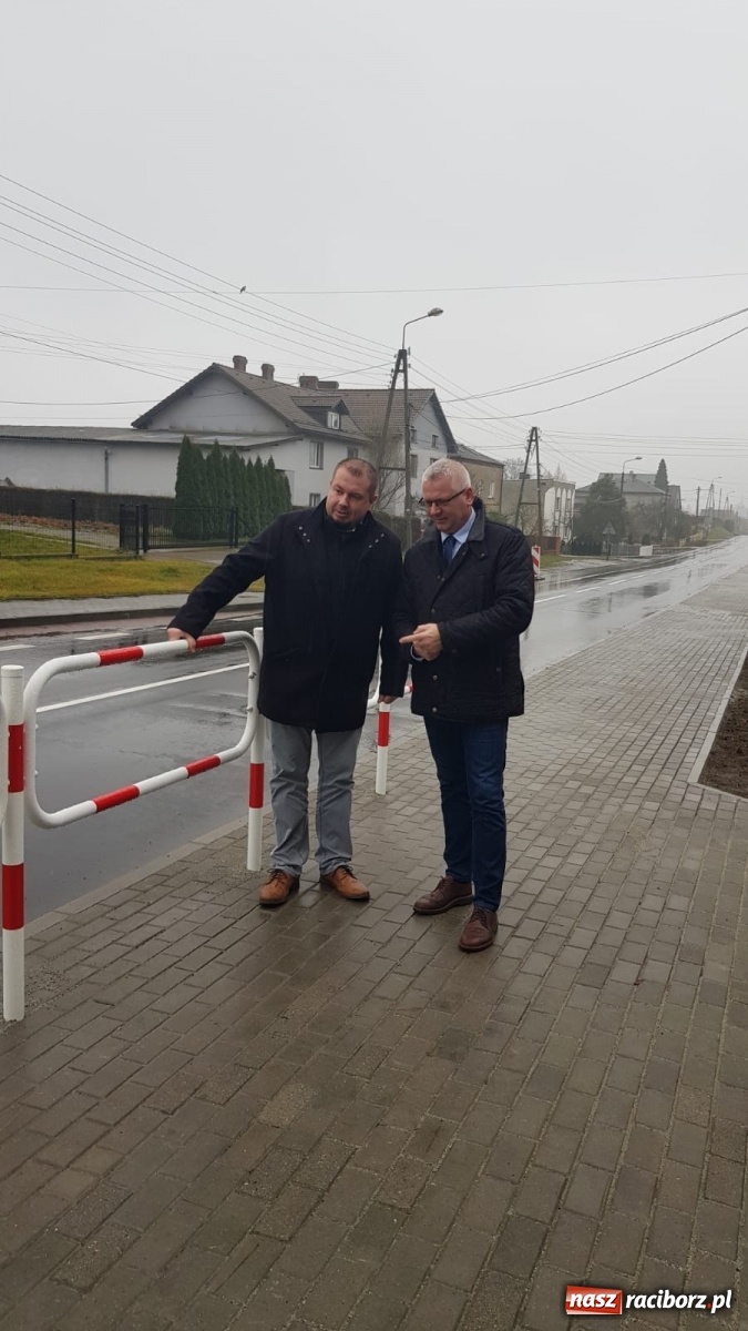 Zdjęcie w galerii na portalu naszraciborz.pl: Ulica Pamiątki w Pogrzebieniu wyremontowana  wiadomości z regionu