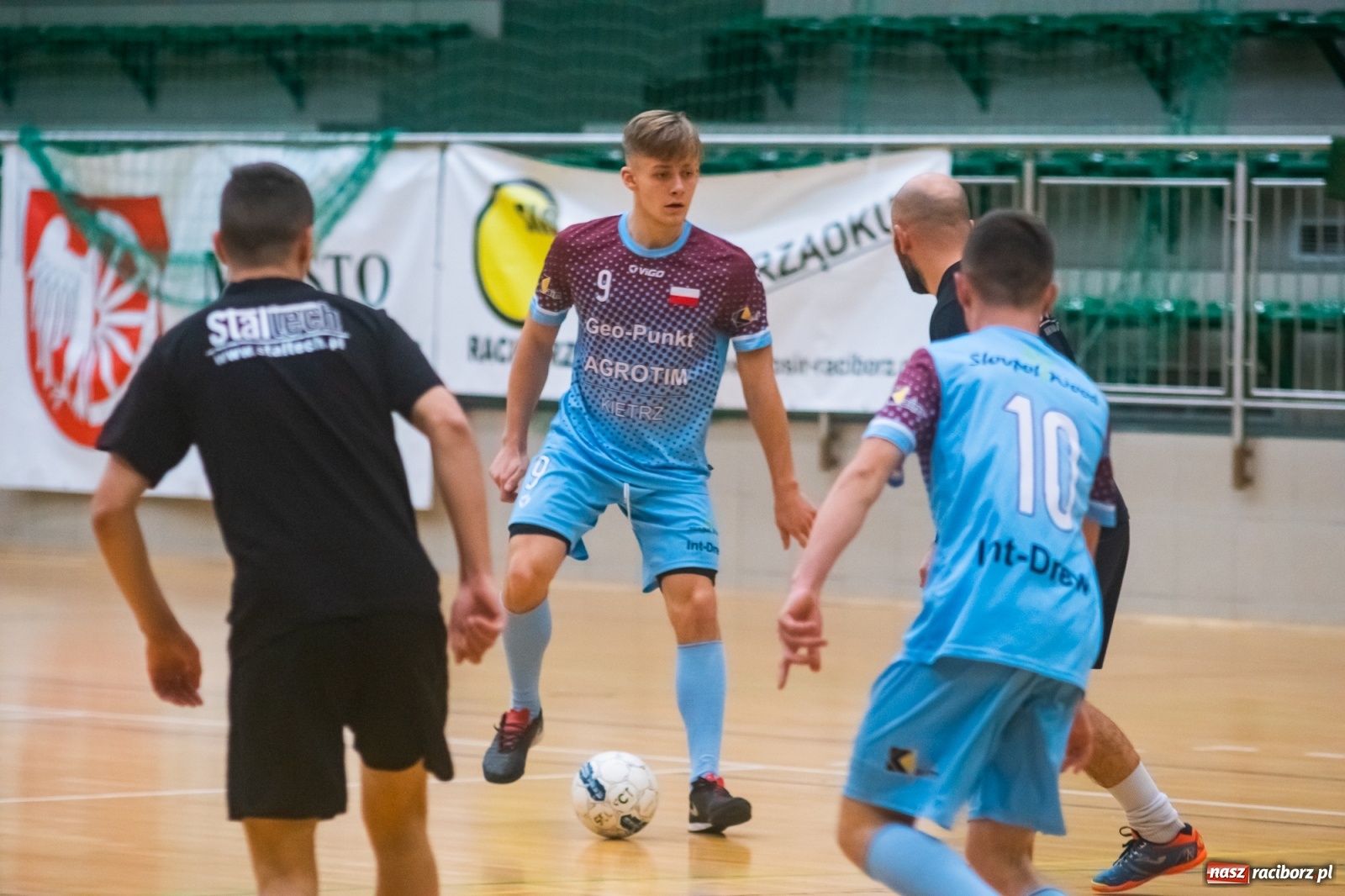 Zdjęcie w galerii na portalu naszraciborz.pl: Emocjonujący piątek w HLPN z Kolumbijczykami w składzie [FOTO i WIDEO] wiadomości z regionu