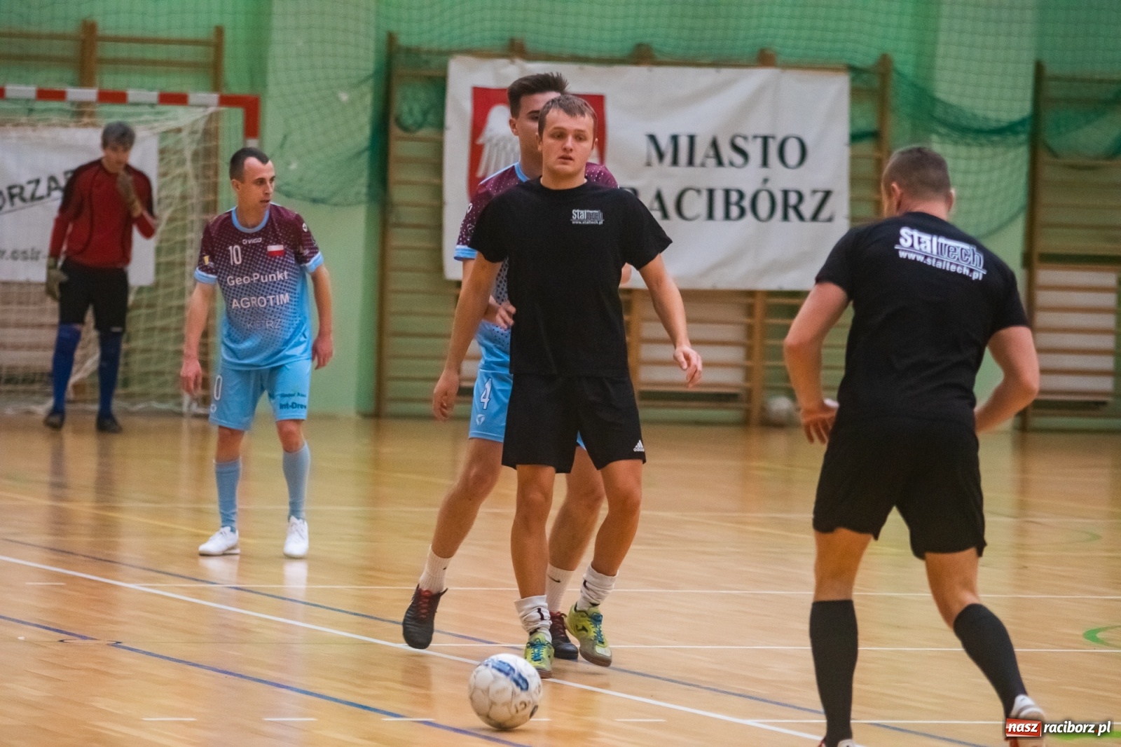 Zdjęcie w galerii na portalu naszraciborz.pl: Emocjonujący piątek w HLPN z Kolumbijczykami w składzie [FOTO i WIDEO] wiadomości z regionu