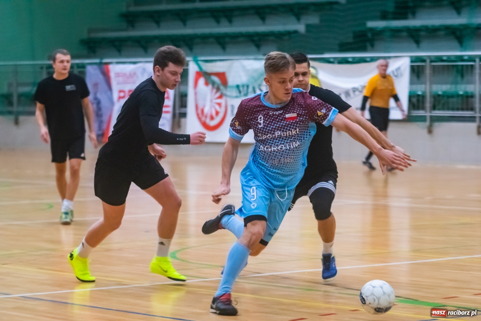 Zdjęcie w galerii na portalu naszraciborz.pl: Emocjonujący piątek w HLPN z Kolumbijczykami w składzie [FOTO i WIDEO] wiadomości z regionu