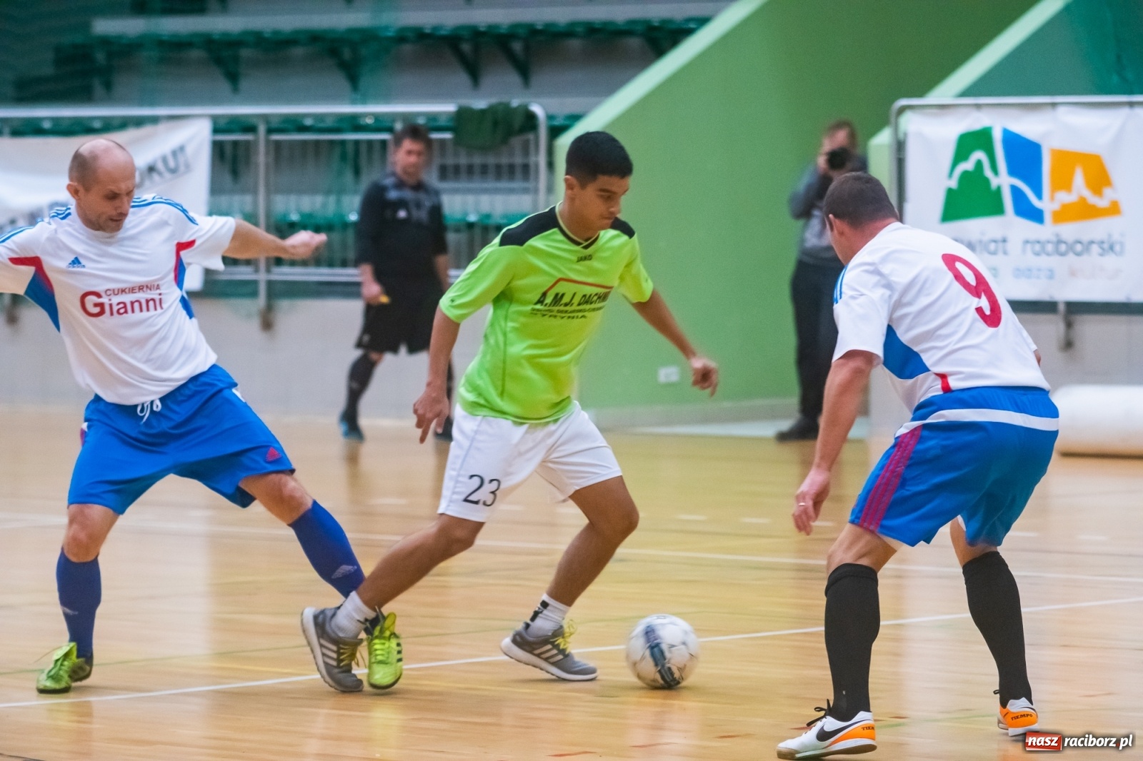 Zdjęcie w galerii na portalu naszraciborz.pl: Emocjonujący piątek w HLPN z Kolumbijczykami w składzie [FOTO i WIDEO] wiadomości z regionu