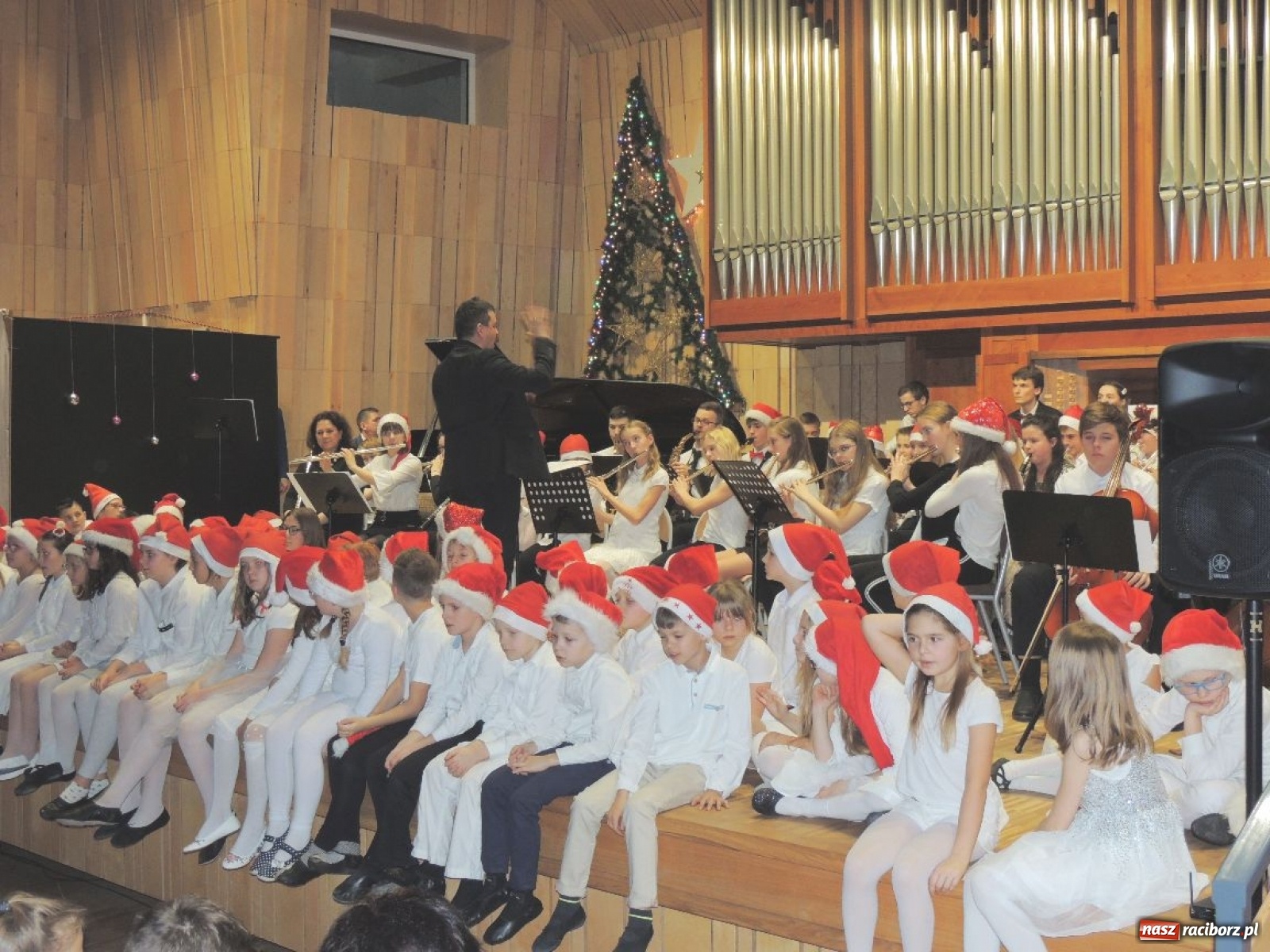 Zdjęcie w galerii na portalu naszraciborz.pl: Szkoła muzyczna wróciła do swojej sali koncertowej [WIDEO] wiadomości z regionu