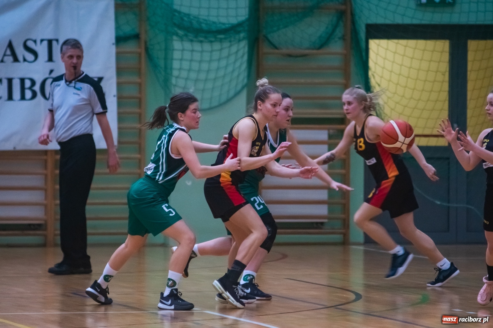 Zdjęcie w galerii na portalu naszraciborz.pl: Koszykówka. Porażka RKK na zakończenie rundy zasadniczej [FOTO] wiadomości z regionu