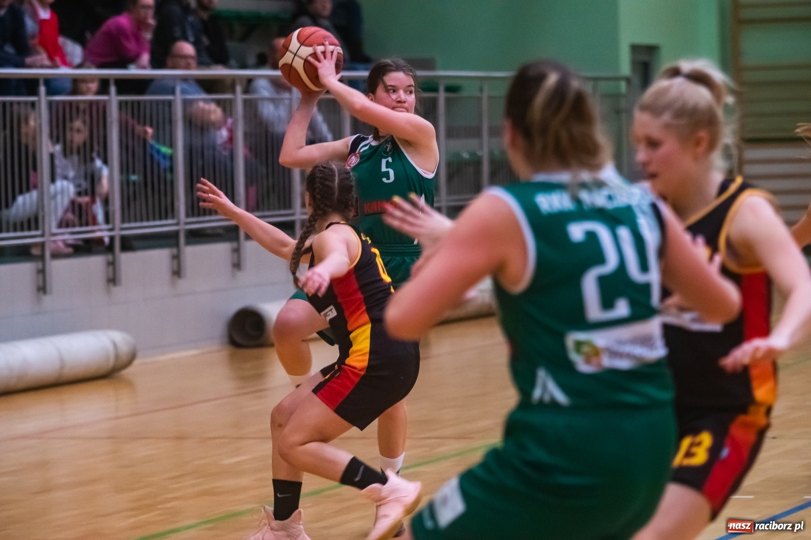 Zdjęcie w galerii na portalu naszraciborz.pl: Koszykówka. Porażka RKK na zakończenie rundy zasadniczej [FOTO] wiadomości z regionu
