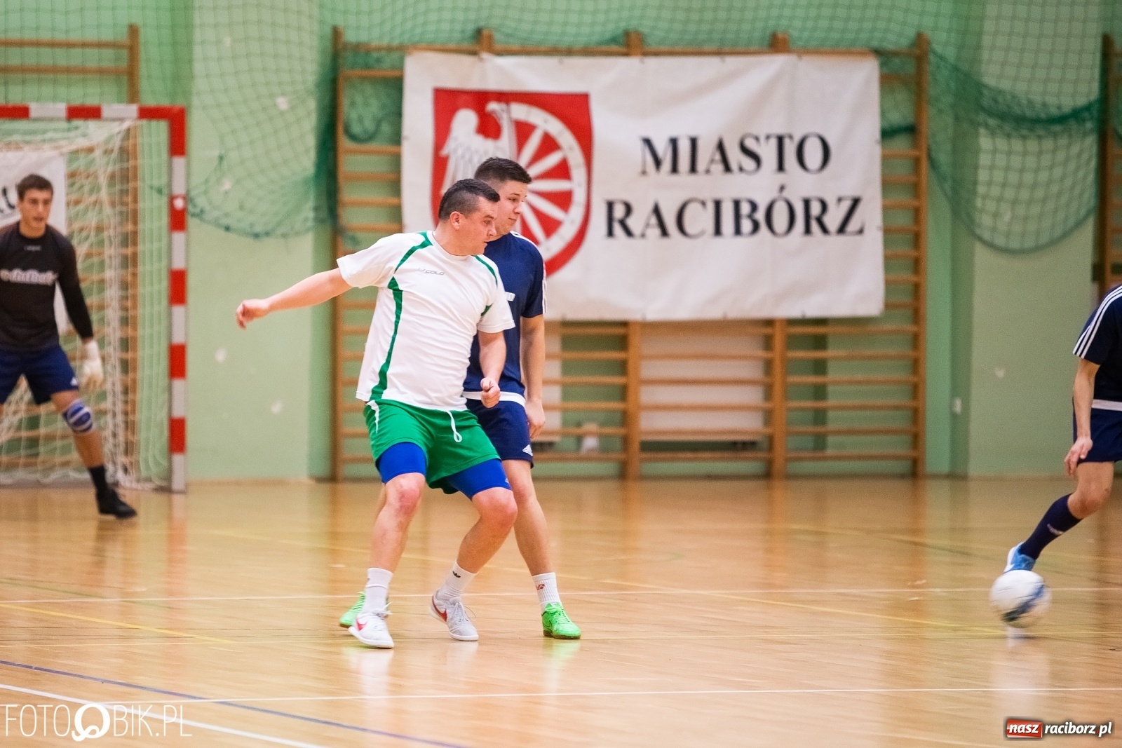 Zdjęcie w galerii na portalu naszraciborz.pl: HLPN. Obrońca tytułu utarł nosa Fryzjerom wiadomości z regionu