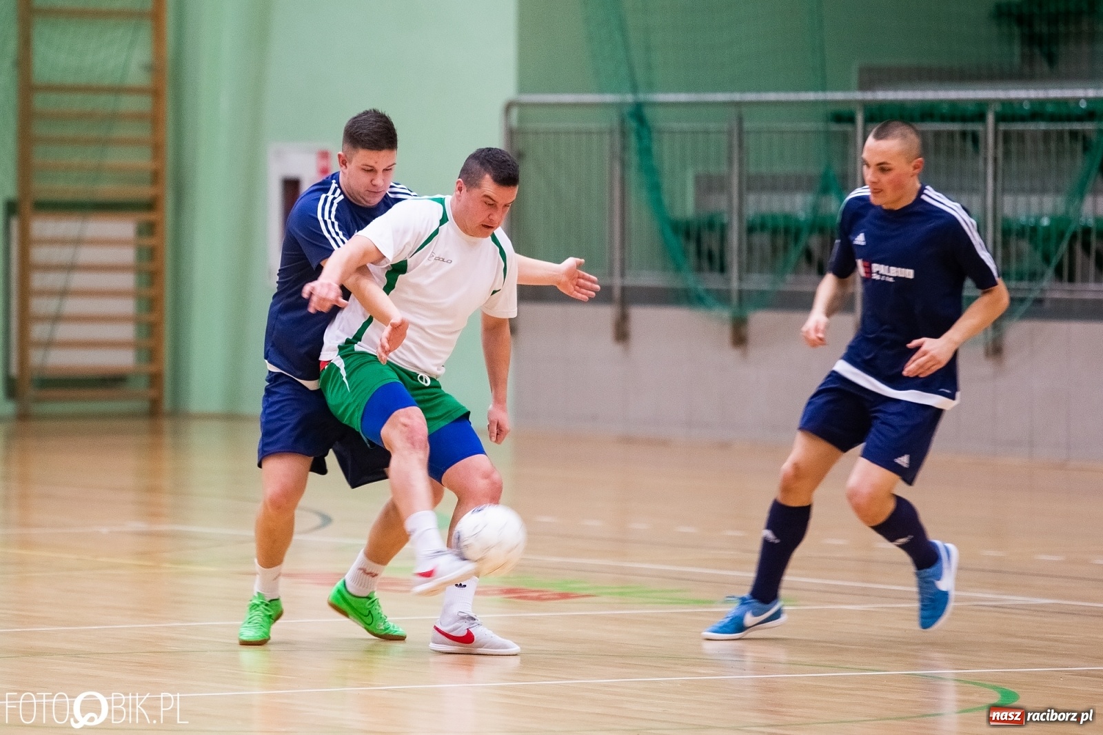 Zdjęcie w galerii na portalu naszraciborz.pl: HLPN. Obrońca tytułu utarł nosa Fryzjerom wiadomości z regionu