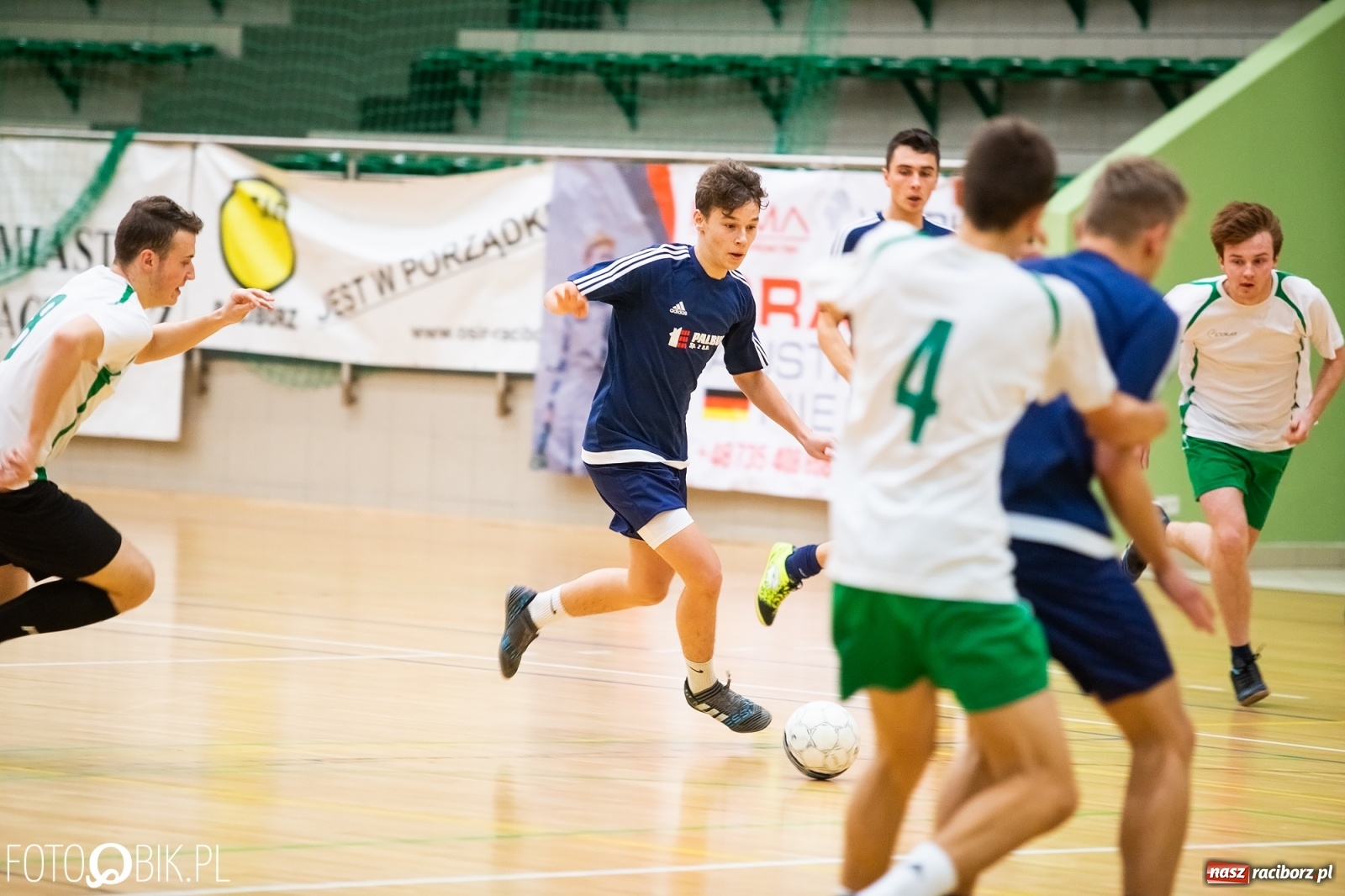 Zdjęcie w galerii na portalu naszraciborz.pl: HLPN. Obrońca tytułu utarł nosa Fryzjerom wiadomości z regionu