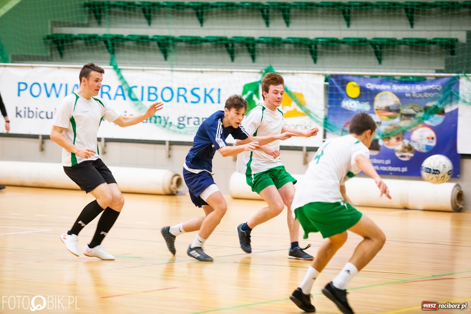 Zdjęcie w galerii na portalu naszraciborz.pl: HLPN. Obrońca tytułu utarł nosa Fryzjerom wiadomości z regionu