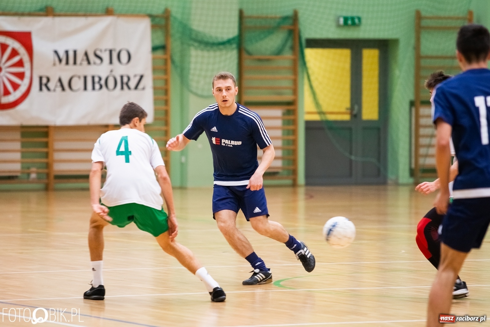 Zdjęcie w galerii na portalu naszraciborz.pl: HLPN. Obrońca tytułu utarł nosa Fryzjerom wiadomości z regionu
