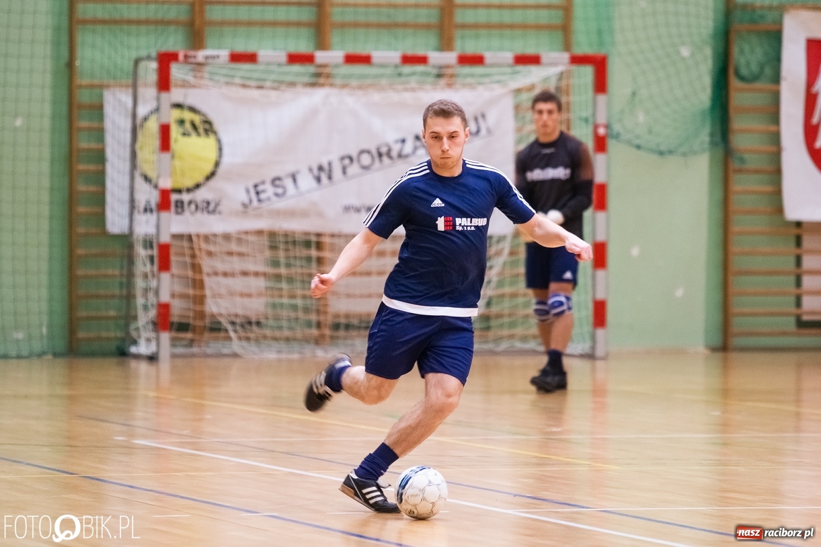 Zdjęcie w galerii na portalu naszraciborz.pl: HLPN. Obrońca tytułu utarł nosa Fryzjerom wiadomości z regionu